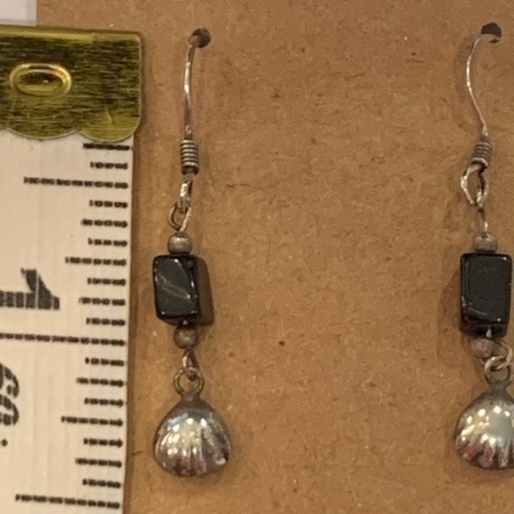 Sterling silver black rectangle stone shell dangle - Picture 5 of 6